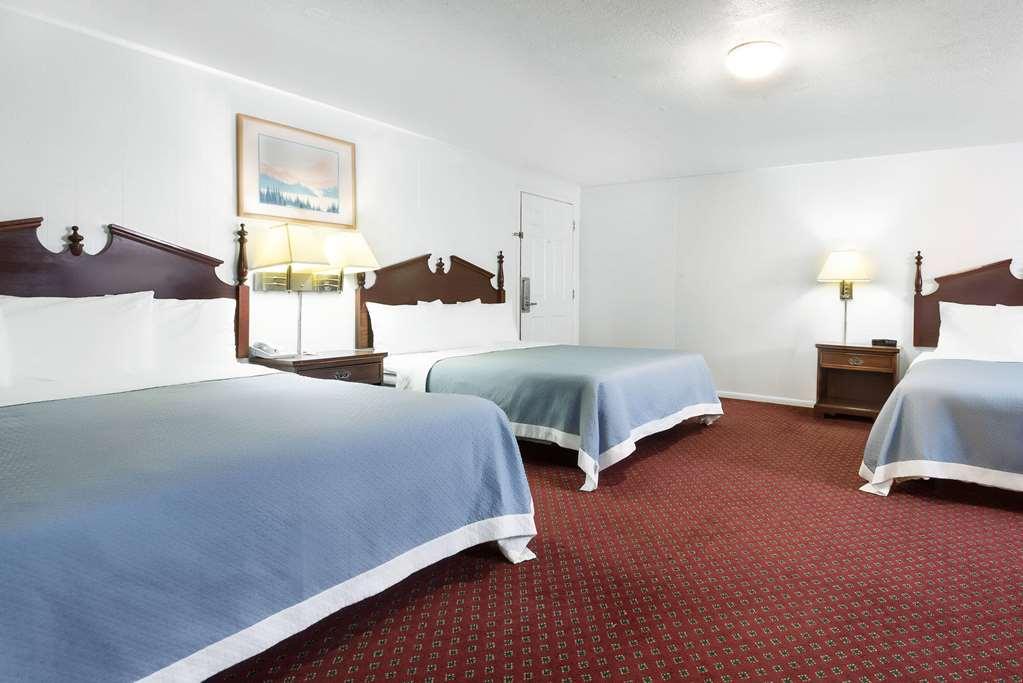 Travelodge By Wyndham Las Vegas Nm Номер фото