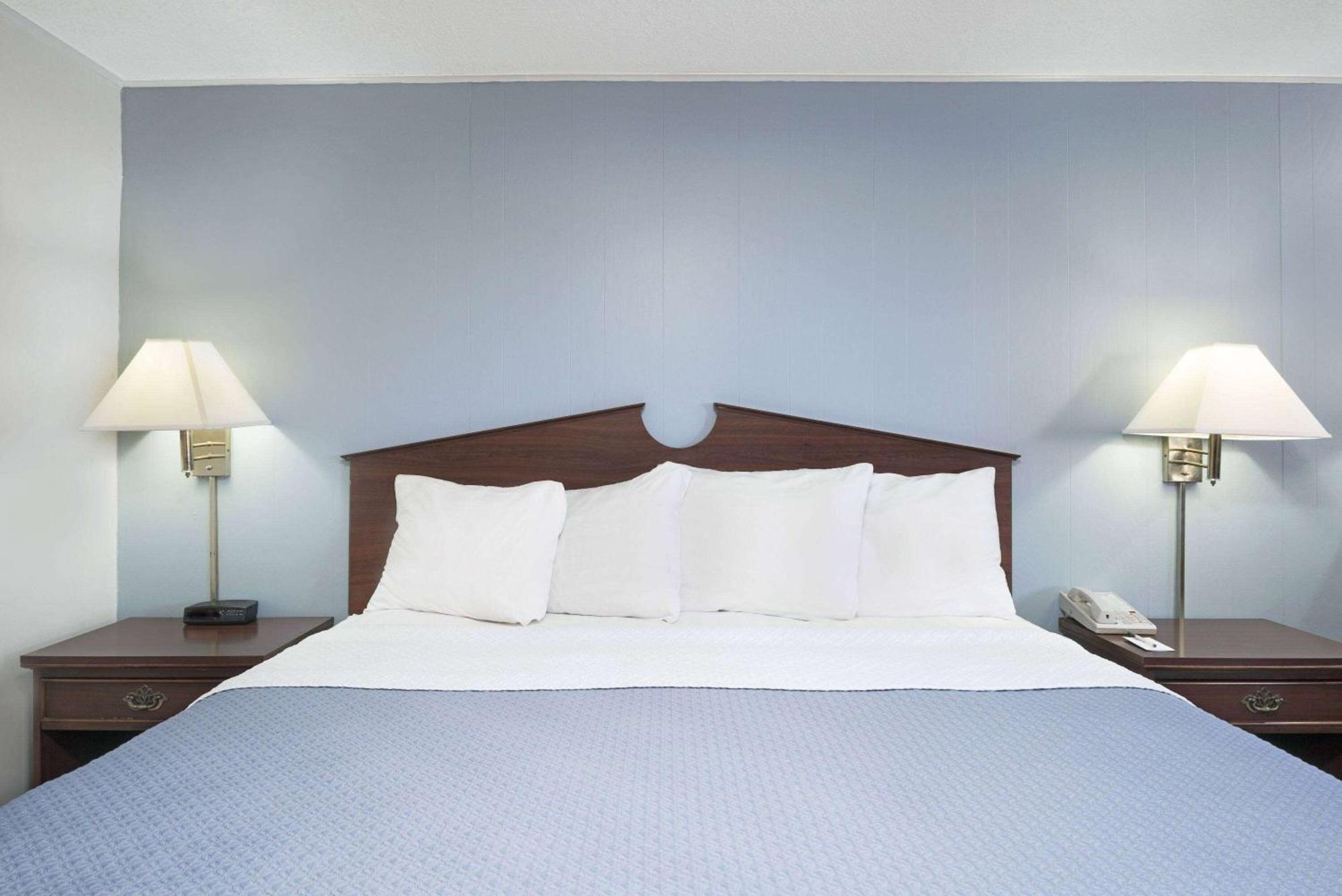 Travelodge By Wyndham Las Vegas Nm Экстерьер фото