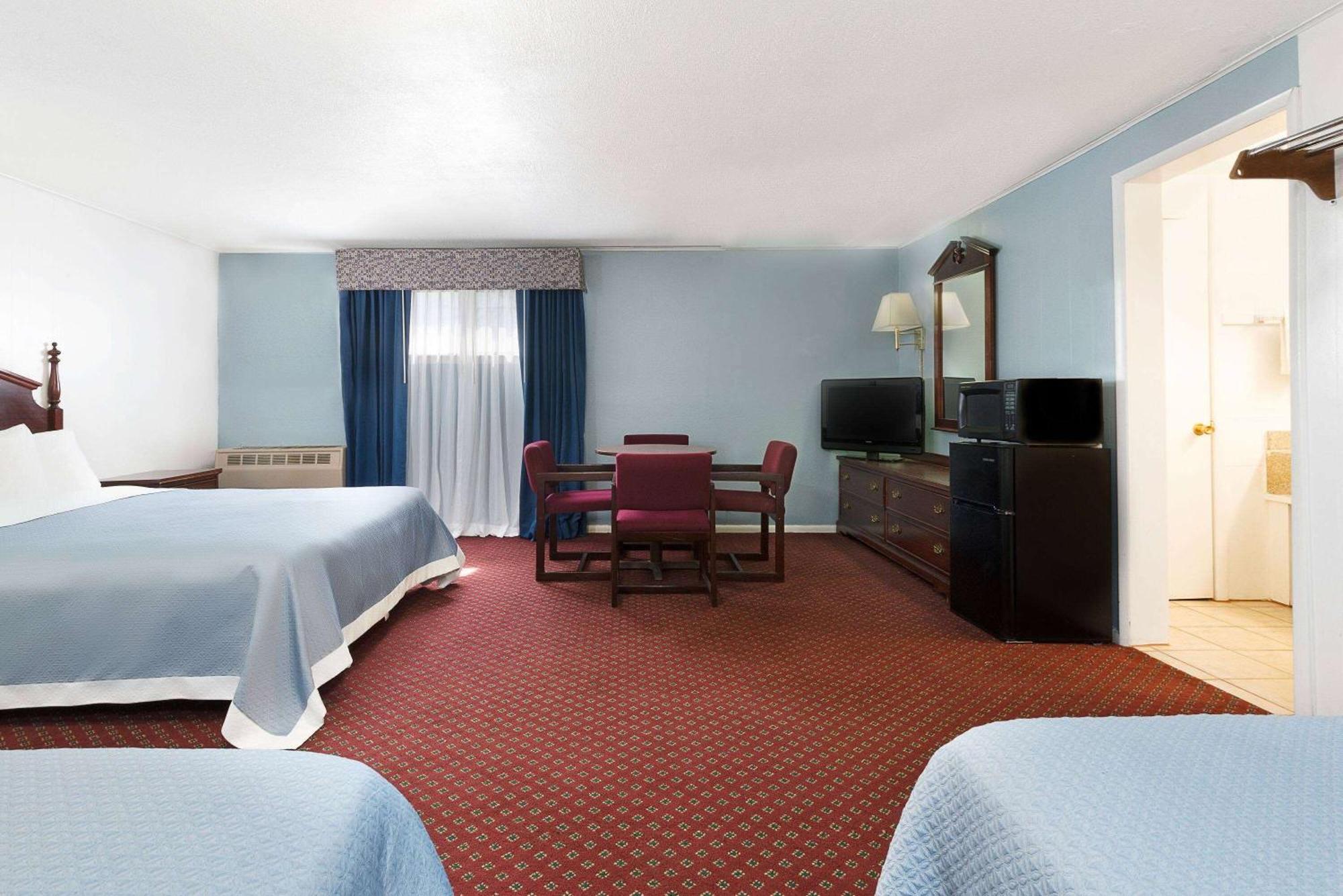 Travelodge By Wyndham Las Vegas Nm Экстерьер фото