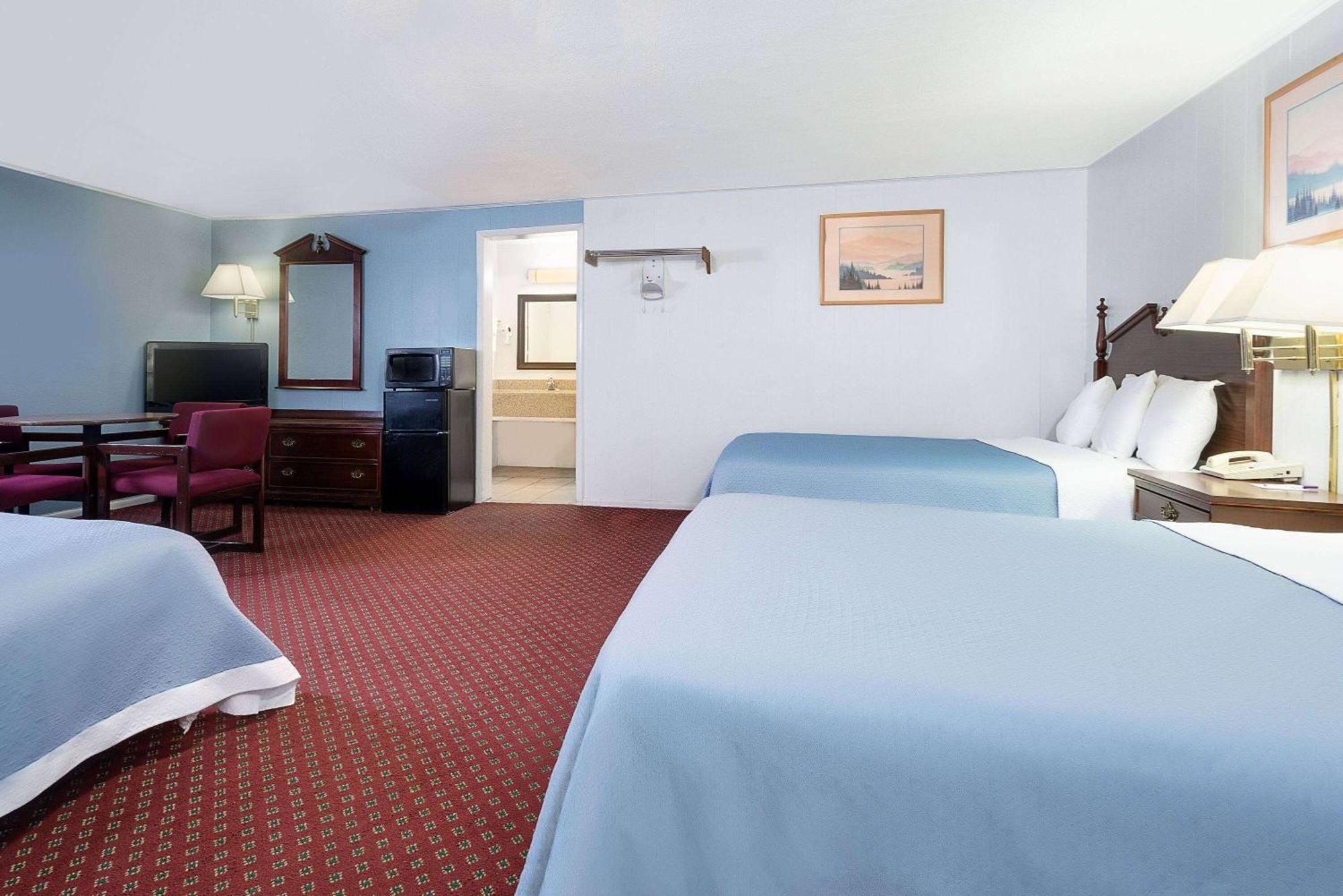 Travelodge By Wyndham Las Vegas Nm Экстерьер фото